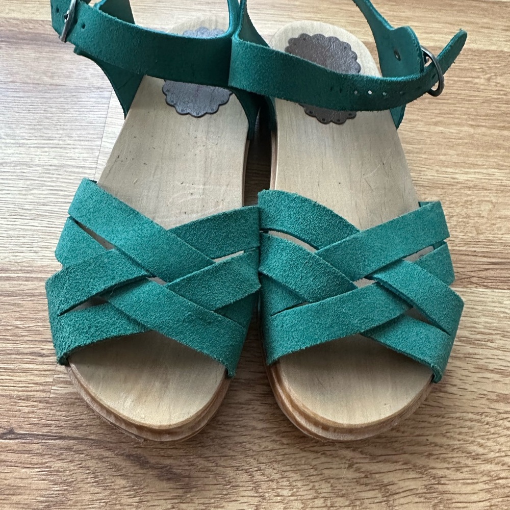 Hanna Andersson Teal Suede Sandals